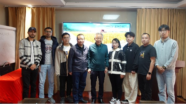 江蘇大學(xué)霍書豪教授一行到訪泓寶科技就芯生機(jī)農(nóng)業(yè)科技應(yīng)用于埃及鹽堿地治理項(xiàng)目展開交流與對(duì)接