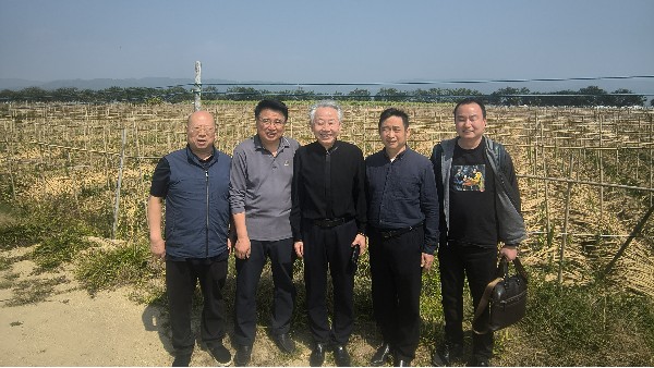 歐洲自然科學(xué)院院士芯生機(jī)農(nóng)業(yè)科技董事長鄒國忠同中國水產(chǎn)科學(xué)研究院淡水漁業(yè)研究中心首席科學(xué)家徐跑一行赴云南西雙版納考察調(diào)研對接項目